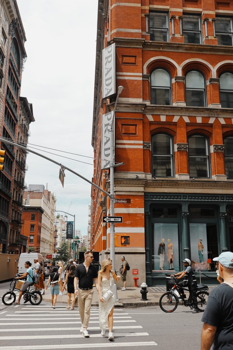 20250718 101049 M6 6067 Street photograph