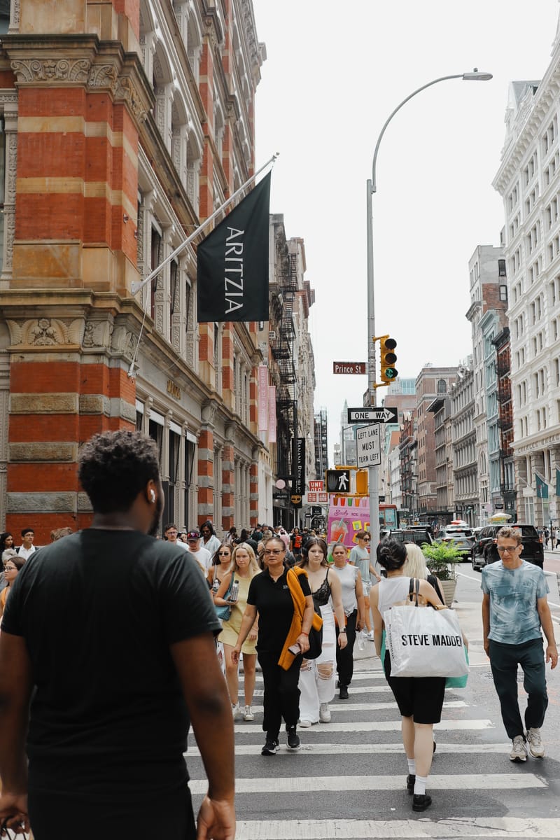 20250718 101106 M6 6083 Street photograph